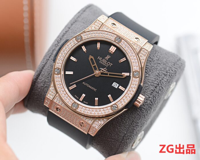 ウブロ 時計コピークラシックフュージョン ダイヤモンド43mm  Asian 自動巻きムーブメント - 画像 (4)