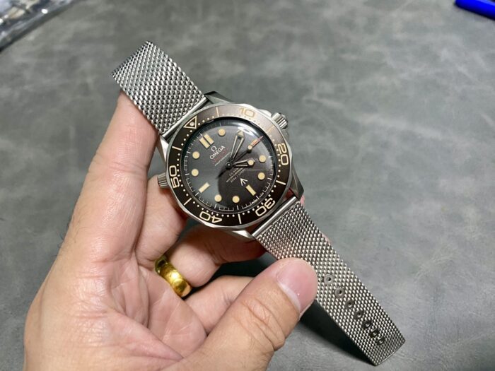 オメガシーマスターコピー 210.90.42.20.01.001Cal.8806ムーブメント - 画像 (6)