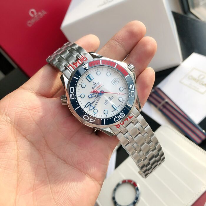 オメガコピー時計 007 ダイバー300  41MM 212.32.41.20.04.001 Miyota8215日本製ムーブメント - 画像 (2)