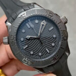 オメガ シーマスターコピー 300M 210.92.44.20.01.003 Cal.8806ムーブメント