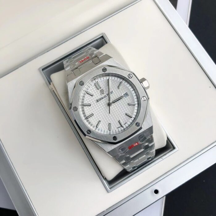オーデマピゲコピー時計ロイヤルオーク41mm ホワイト 15500 Miyota8215ムーブメント - 画像 (1)