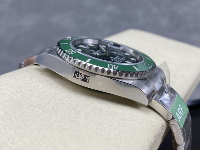 ロレックス サブマリーナーコピー116610LV Swiss ETA社2836-2ムーブメント - 画像 (7)