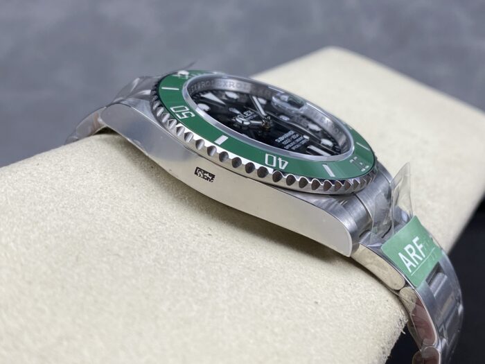 ロレックス サブマリーナーコピー126610LV Swiss ETA社2836-2ムーブメント - 画像 (7)