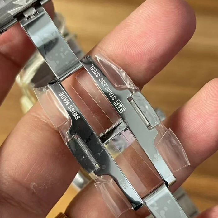 ヴァシュロンコンスタンタンオーヴァーシーズ 4500V/110A-B128スーパーコピー時計  クローンCal.5100ムーブメントZF工場出品 - 画像 (9)