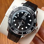 オメガシーマスターコピー 300M 210.32.42.20.01.003Cal. 8806ムーブメントVS工場