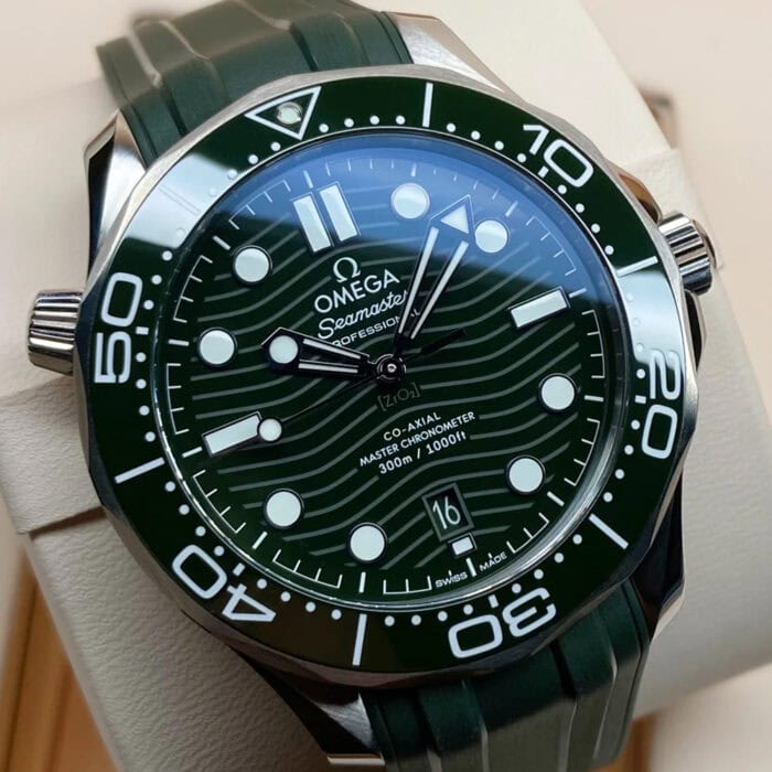 オメガシーマスターコピー  300M 210.32.42.20.10.001Cal. 8800ムーブメントVS工場 - 画像 (1)