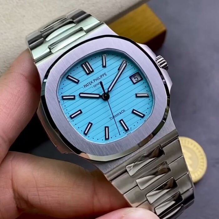 パテック フィリップ ノーチラスコピー5711/1A-018 ブルー文字盤cal.324 SCムーブメント - 画像 (1)