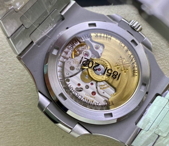 パテック フィリップ ノーチラスコピー5711/1A-018 ブルー文字盤cal.324 SCムーブメント - 画像 (6)