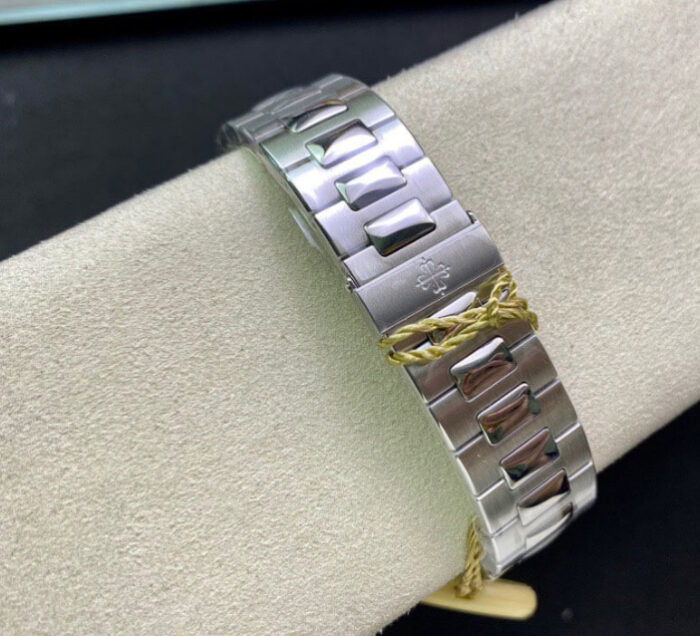 パテック フィリップ ノーチラスコピー5711/1A-018 ブルー文字盤cal.324 SCムーブメント - 画像 (7)