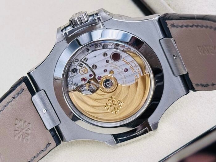 パテック・フィリップノーチラス コピー  5726A-001Cal.26‑330 S QA LU 24H - 画像 (4)