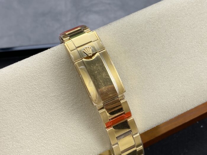 ロレックス GMT マスター II 116718LN偽物 40mm - 画像 (8)