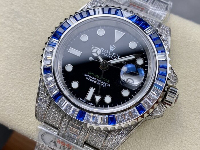 ロレックスレプリカ製品 GMT マスター AMG 126710BLRO 40mmデュアルタイム ブラックダイヤル ダイヤモンドウォッチ - 画像 (1)