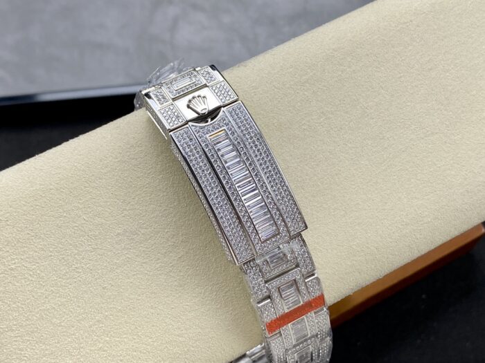 ロレックスレプリカ製品 GMT マスター AMG 126710BLRO 40mmデュアルタイム ブラックダイヤル ダイヤモンドウォッチ - 画像 (9)
