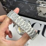 ヴァシュロン・コンスタンタンスーパーコピーオーヴァーシーズ・トゥールビヨン 6000V Cal.2160ムーブメント - 画像 (12)