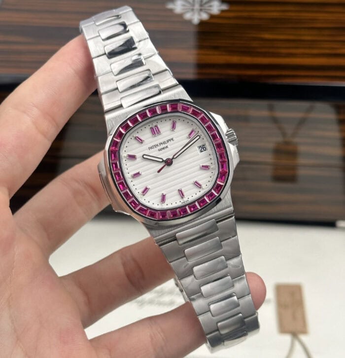 パテック フィリップノーチラス5711コピーホワイト文字盤 - 画像 (10)