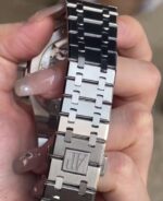オーデマピゲロイヤルオーク26240STコピーカーキグリーンダイヤル加重版200g - 画像 (8)