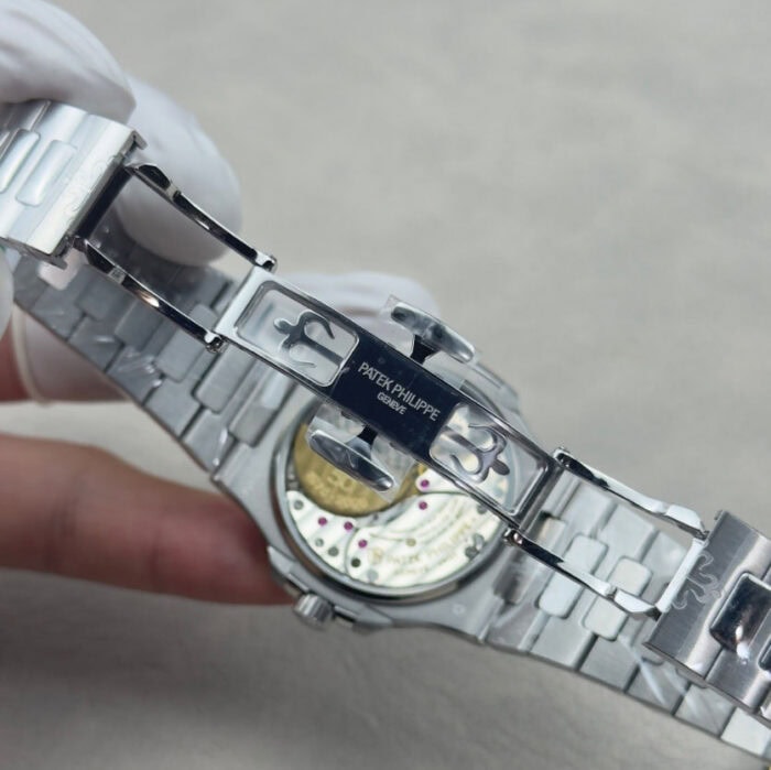 パテック フィリップ コピーノーチラス5610/1P-001 50周年記念38mm - 画像 (9)