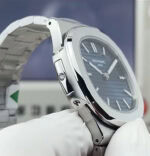 パテック フィリップ コピーノーチラス5610/1P-001 50周年記念38mm - 画像 (5)